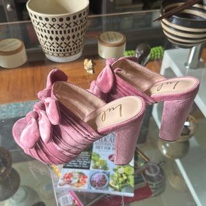 Never worn size 6 Lulus